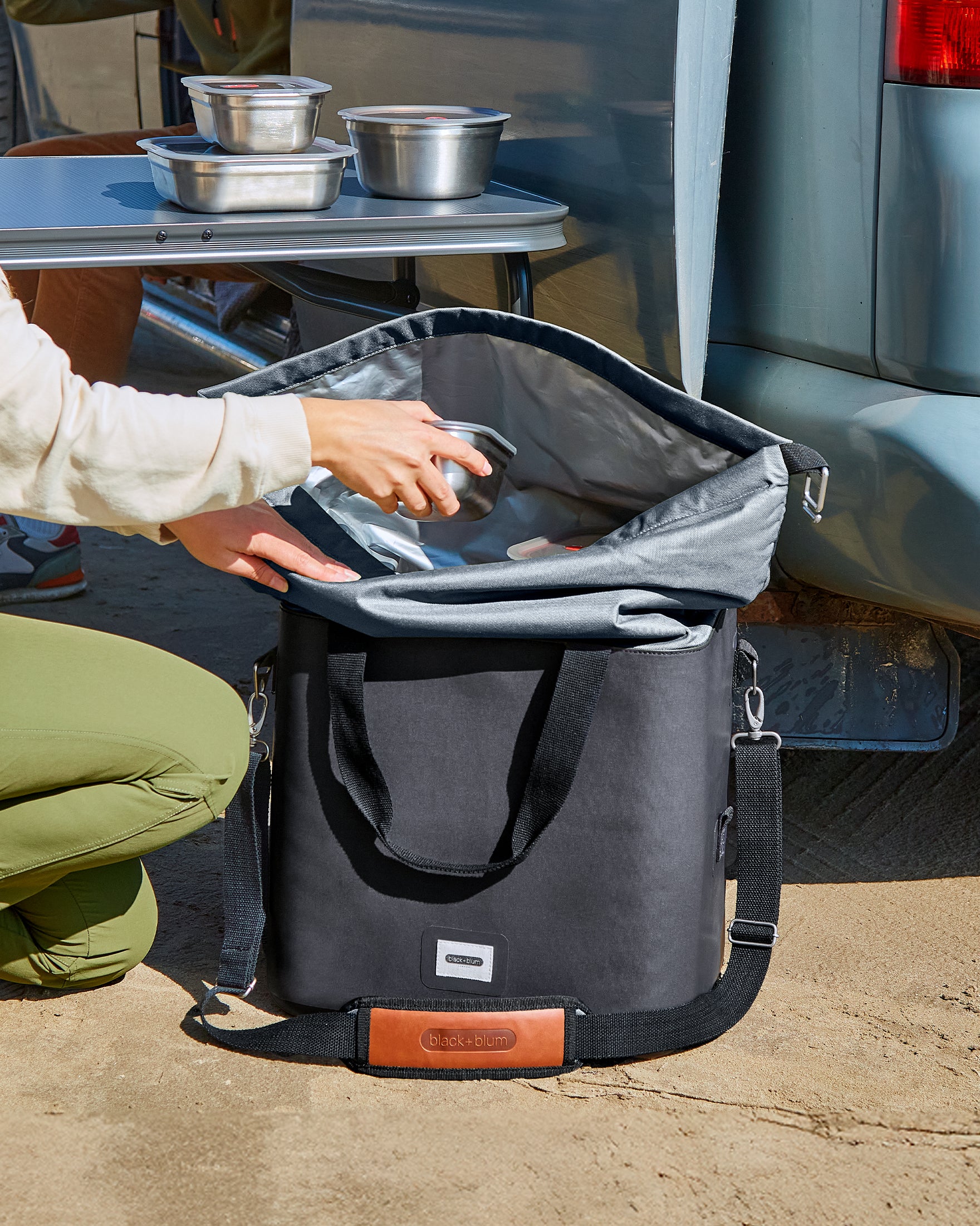INSULATED COOLER BAG - Image 6